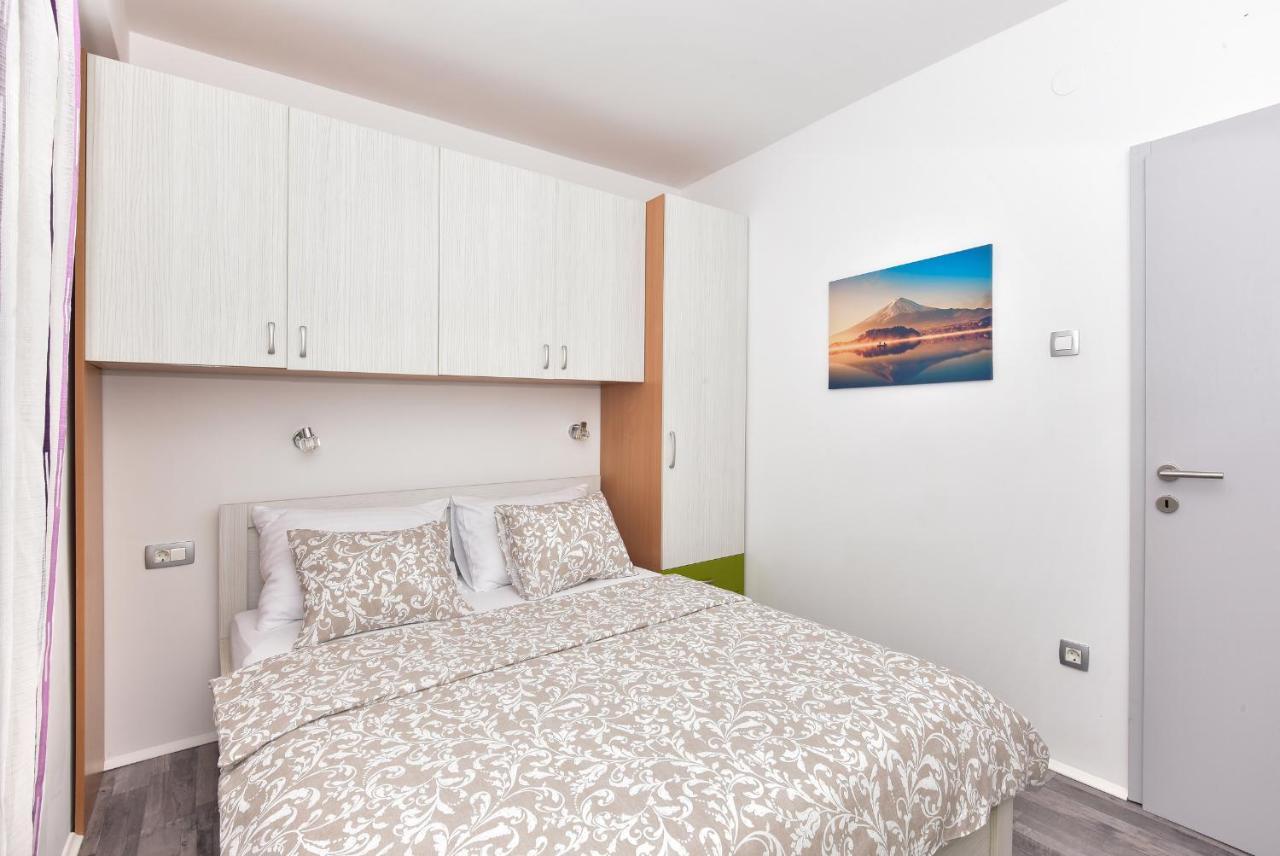 Apartment Maslina Makarska Exteriör bild