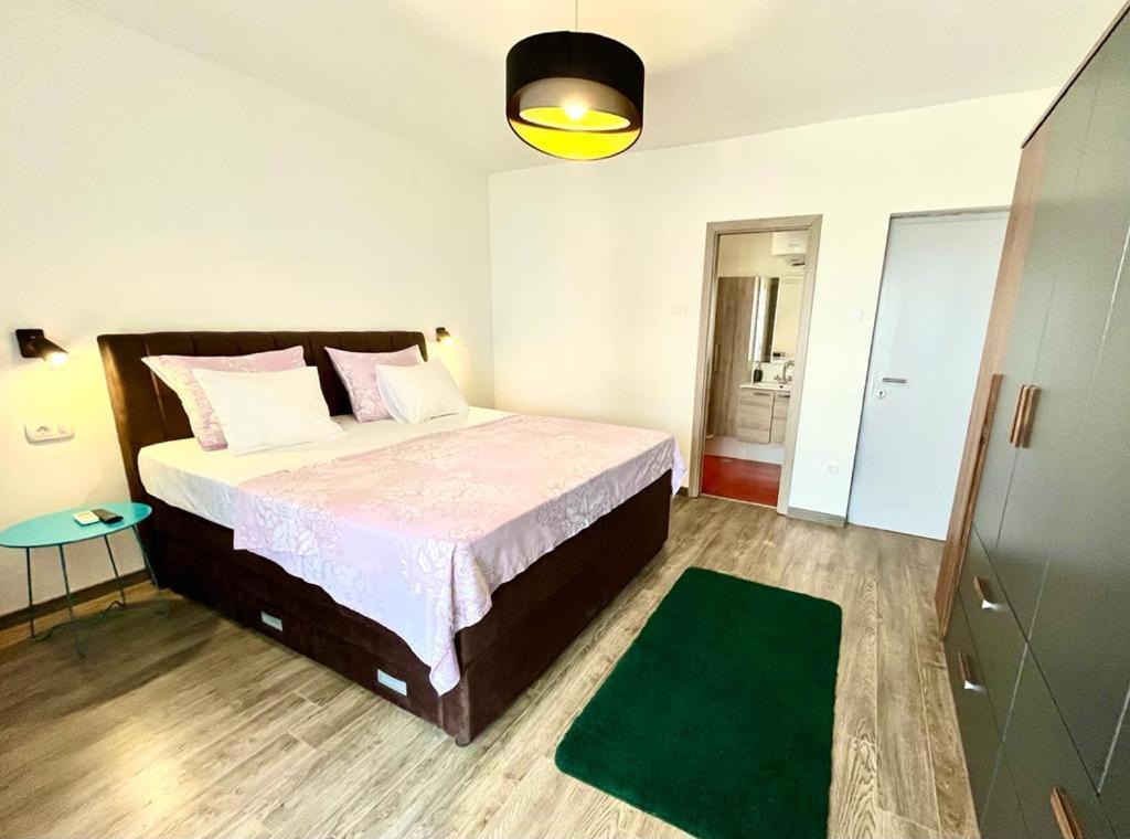 Apartment Maslina Makarska Exteriör bild